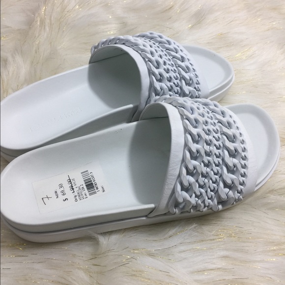 Kendall+Kylie Women's Shiloh Slide in White - Picture 2 of 8